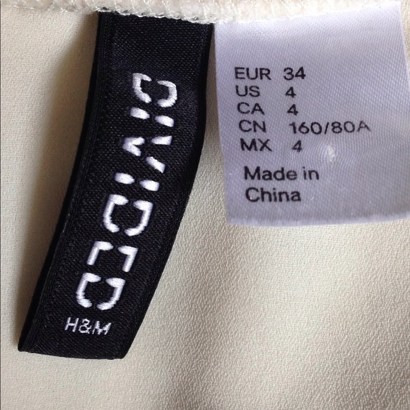 SOLD!Lacey Cream Top - Picture 4 of 6